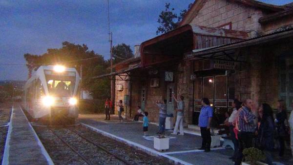 100 φίλοι του σιδηροδρόμου με τρένο στην Κυπαρισσία