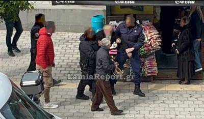 Λαμία: Αρχιμανδρίτης επιτέθηκε σε αστυνομικούς που αφαίρεσαν τις πινακίδες του Ι.Χ. του (Βίντεο)