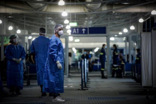 Υποχρεωτικό rapid test άφιξης για όλους τους επιβάτες Βρετανία και Ηνωμένα Αραβικά Εμιράτα