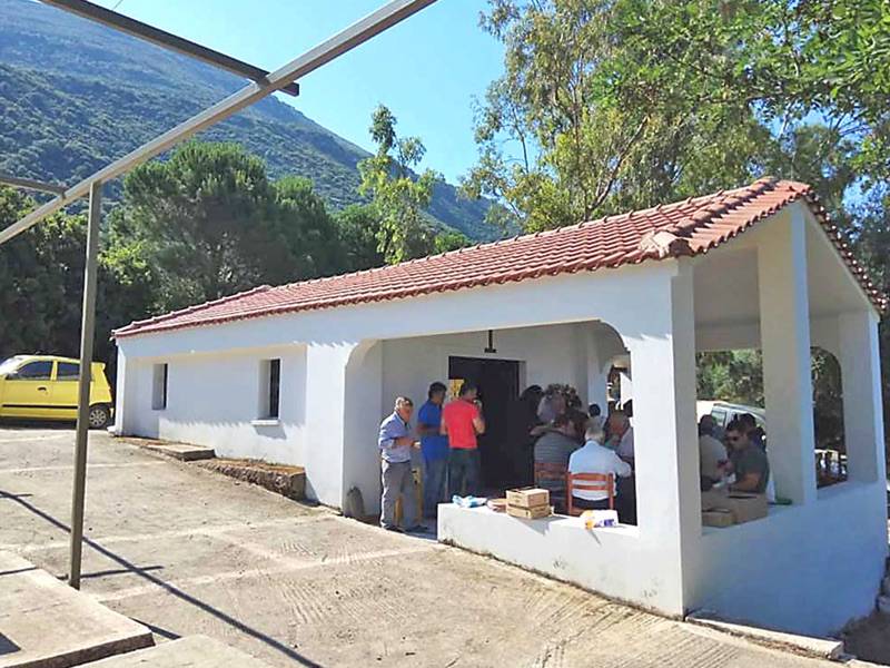 Ο Εμπορικός Σύλλογος Κυπαρισσίας γιορτάζει τους Αγίους Πάντες