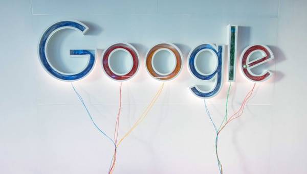 Υπάλληλοι της Google μηνύουν την εταιρεία για παράνομη απαγόρευση επικοινωνίας μεταξύ τους