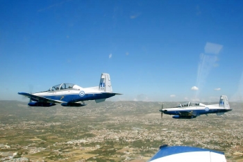 Εντυπωσιακό θέαμα με αεροσκάφος Τ6 την Κυριακή το μεσημέρι στο Αεροδρόμιο