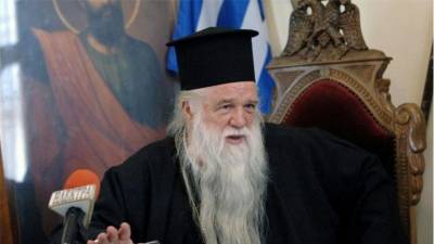 Πένθιμα χτυπούν οι καμπάνες σε Καλάβρυτα και Αιγιαλεία για την ταυτότητα φύλου