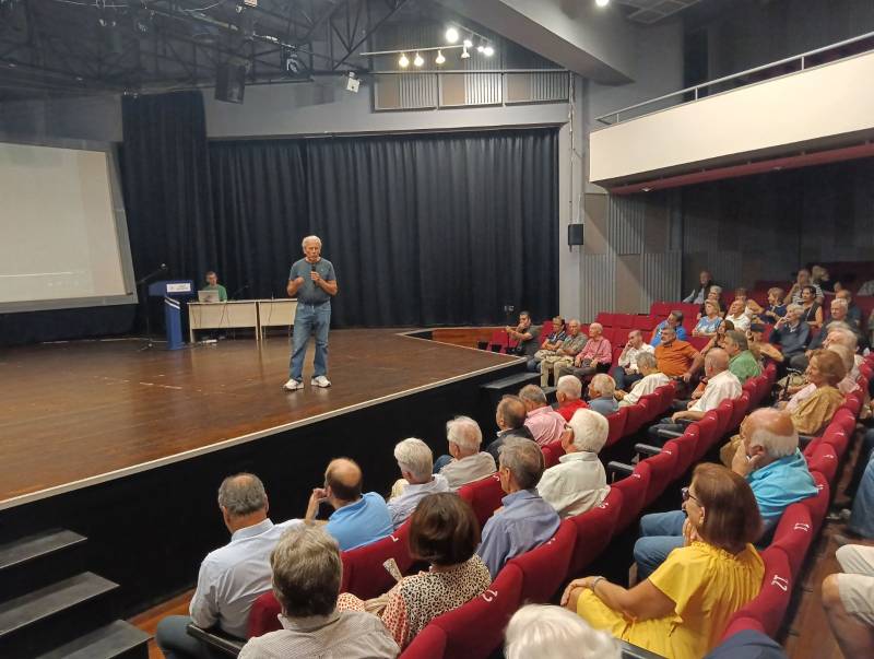 “Μνήμες δράσης - Η 10ετία του '80 στον Δήμο Καλαμάτας”: Συγκινησιακή φόρτιση στη συνάντηση συνταξιούχων