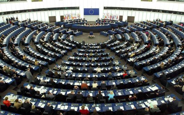 Politico: Οι πέντε μύθοι που καταρρίπτονται στις ευρωεκλογές