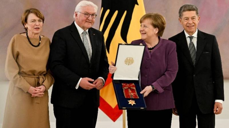 Γερμανία: Η Μέρκελ τιμήθηκε με τον Μεγαλόσταυρο του Τάγματος της Αξίας