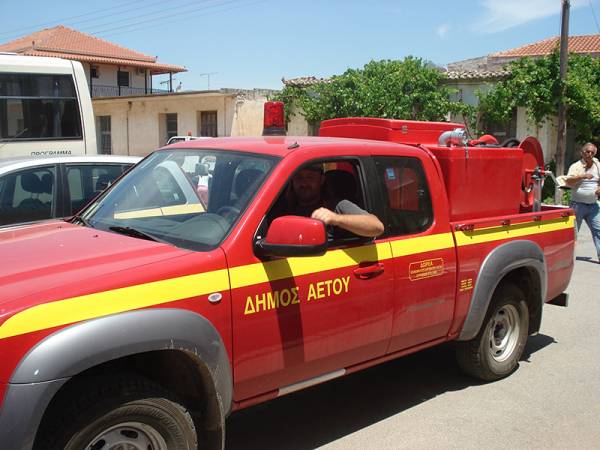 Να επιστραφούν τα δύο πυροσβεστικά στη ΔΕ Αετού ζητεί ο Δριμής