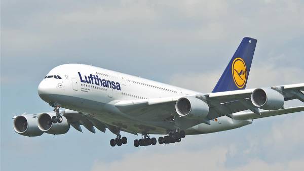 Γερμανία: Η Lufthansa ακυρώνει επιπλέον 2.000 πτήσεις αυτό το καλοκαίρι