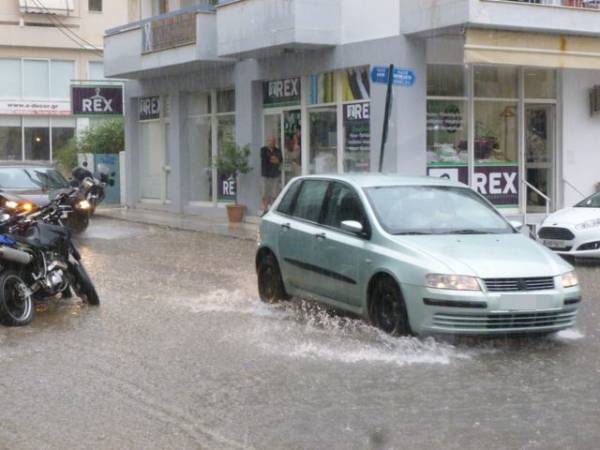 &quot;Ποτάμι&quot; στη Φαρών (φωτογραφίες)