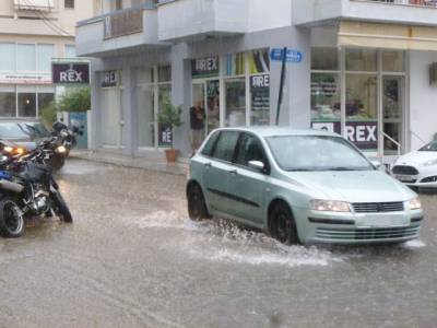 &quot;Ποτάμι&quot; στη Φαρών (φωτογραφίες)