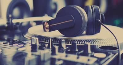 Καλαµατιανοί dj’s κατά της απαγόρευσης µουσικής στην εστίαση
