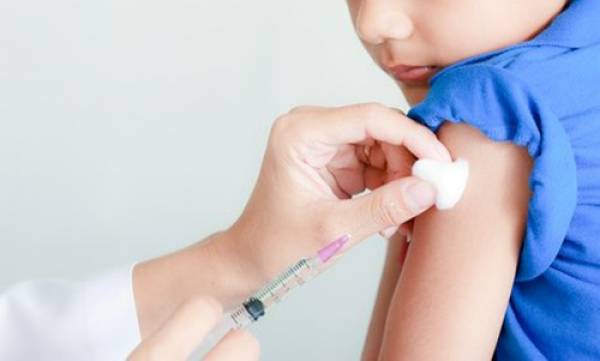 Παιδιατρικά εμβόλια για απόρους - ανασφάλιστους 