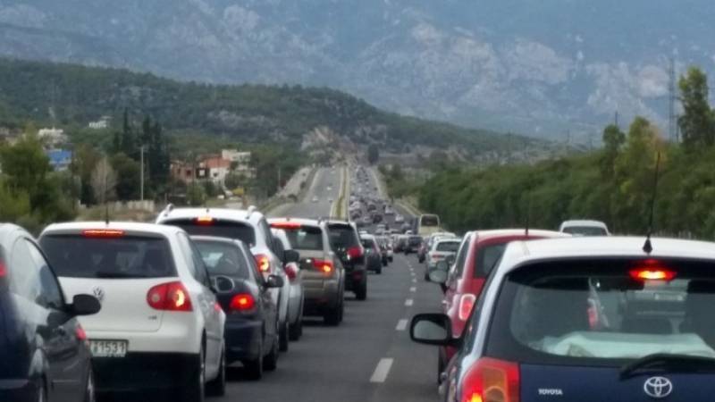 Περιφερειακό Επιμελητήριο Πελοποννήσου: Ζητεί μείωση τελών κυκλοφορίας των επαγγελματικών οχημάτων
