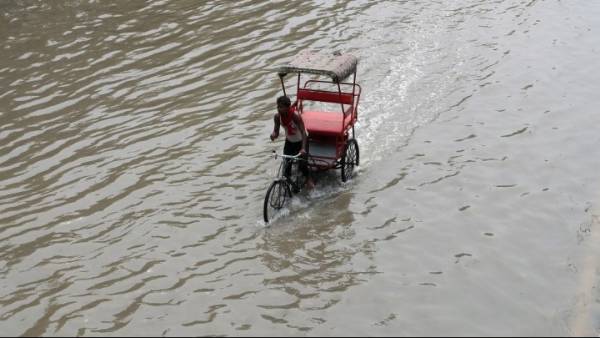 Τουλάχιστον 18 νεκροί από τις πλημμύρες στην Ινδία