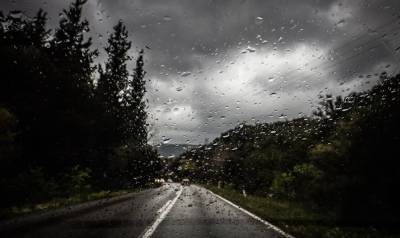 Βροχές, καταιγίδες και τσουχτερό κρύο μέχρι την Τρίτη - Οι περιοχές που θα βρεθούν στο επίκεντρο της κακοκαιρίας (Βίντεο)